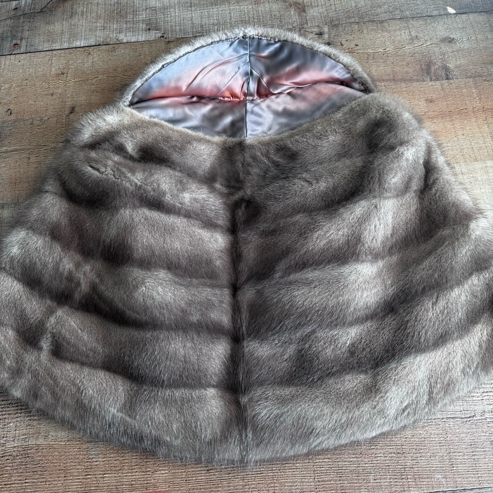 Fur Cape Collar Pockets ONE SIZE VINTAGE Gray Brown Animal Fur - Picture 9 of 11